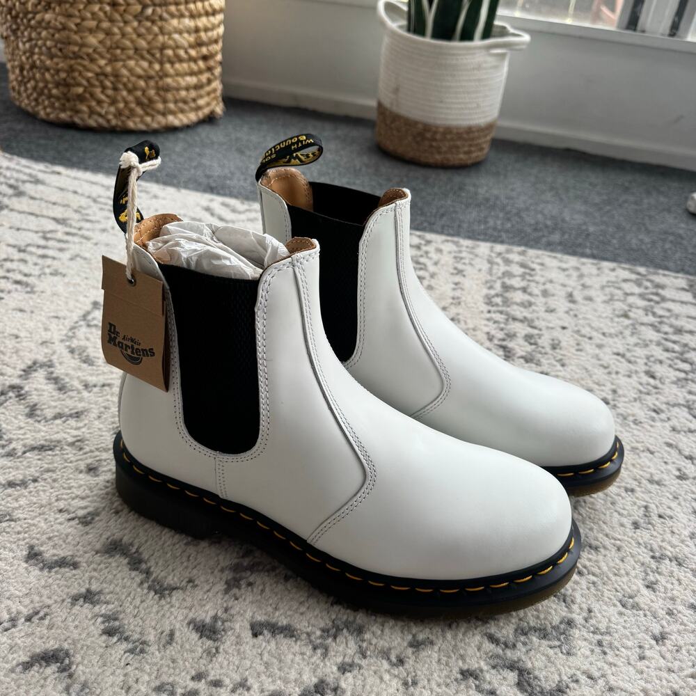 NWT Dr Marten 2976 Bex Smooth Leather Chelsea Boots Size 9 - Picture 6 of 7